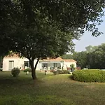 D'hote A La Maison Du Petit Bois 4 Etoiles Отель типа 